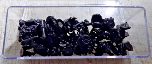Risk 1998 black army pieces - 1998, 40